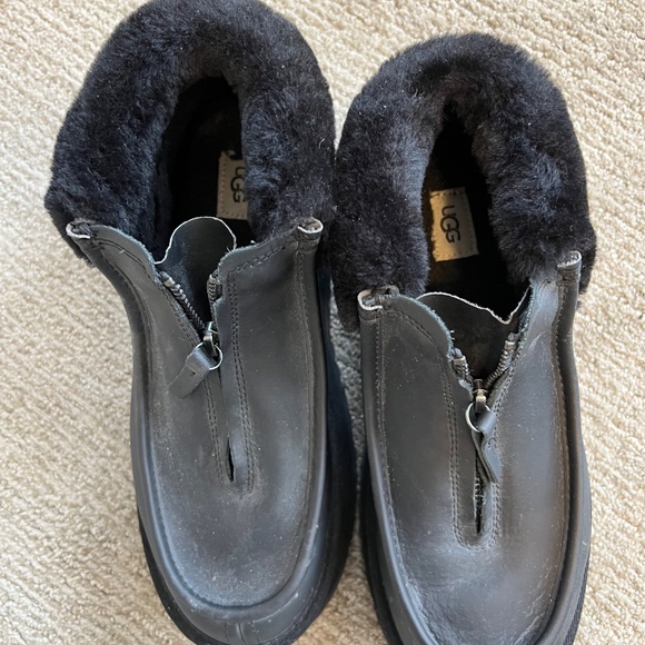 UGG Platform Booties 8 Women's - Picture 2 of 5